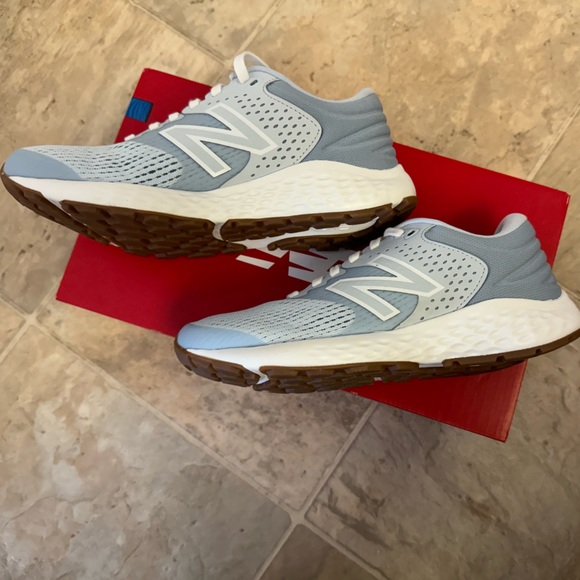 Brand New Women’s New Balance 520v7 shoes size 6 - Picture 2 of 8